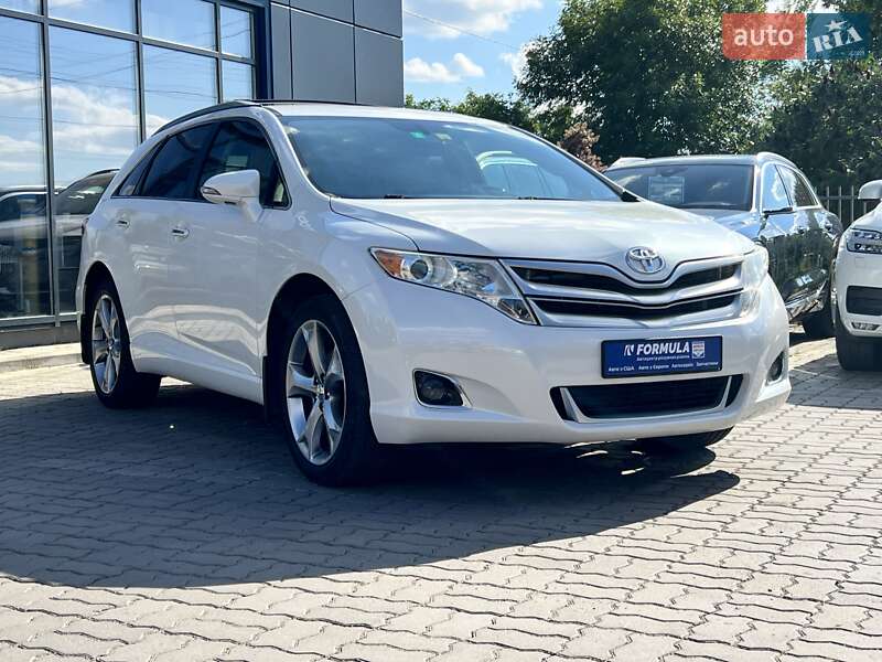 Внедорожник / Кроссовер Toyota Venza 2015 в Нововолынске