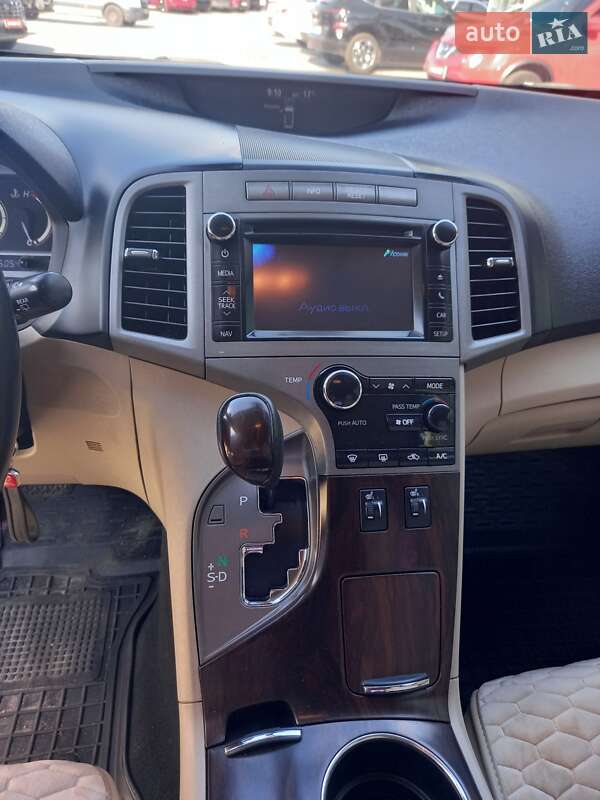 Позашляховик / Кросовер Toyota Venza 2013 в Полтаві