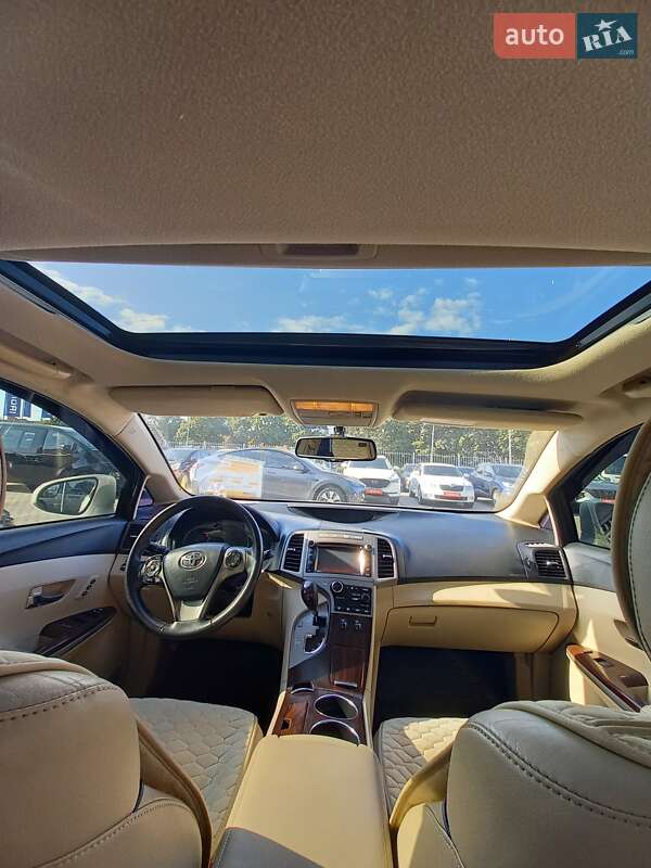 Позашляховик / Кросовер Toyota Venza 2013 в Полтаві