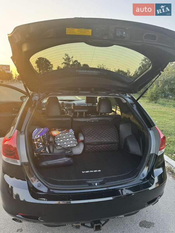 Позашляховик / Кросовер Toyota Venza 2014 в Києві