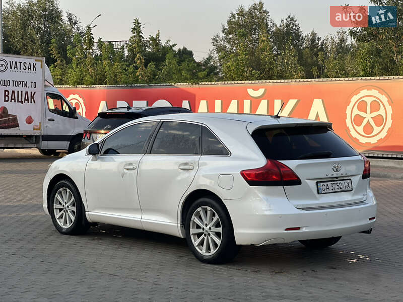 Внедорожник / Кроссовер Toyota Venza 2011 в 