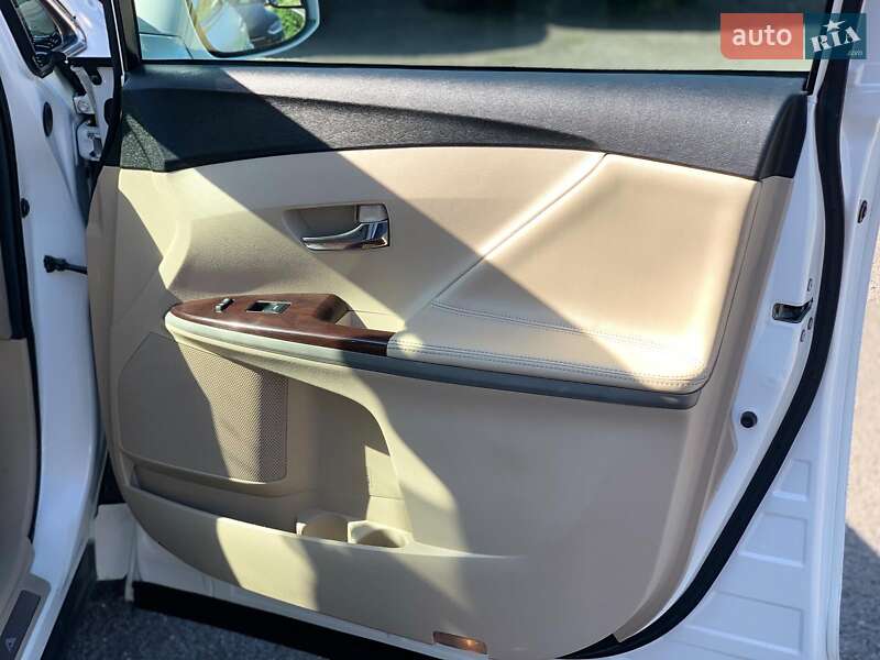 Позашляховик / Кросовер Toyota Venza 2013 в Вінниці