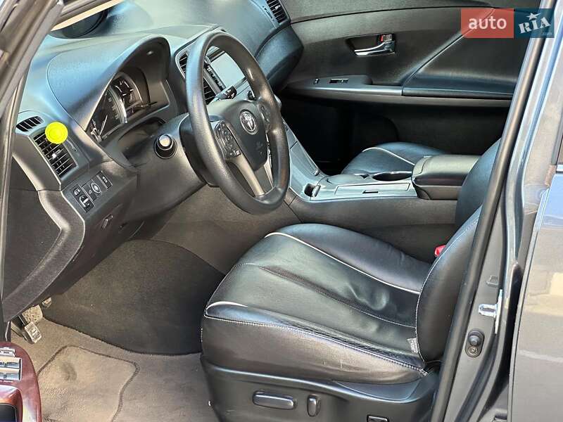 Позашляховик / Кросовер Toyota Venza 2014 в Одесі