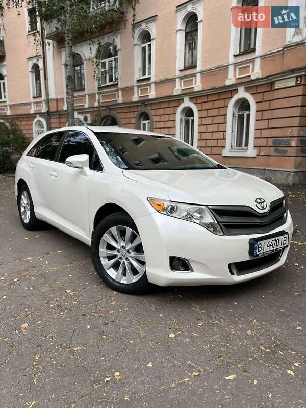 Внедорожник / Кроссовер Toyota Venza 2015 в Полтаве