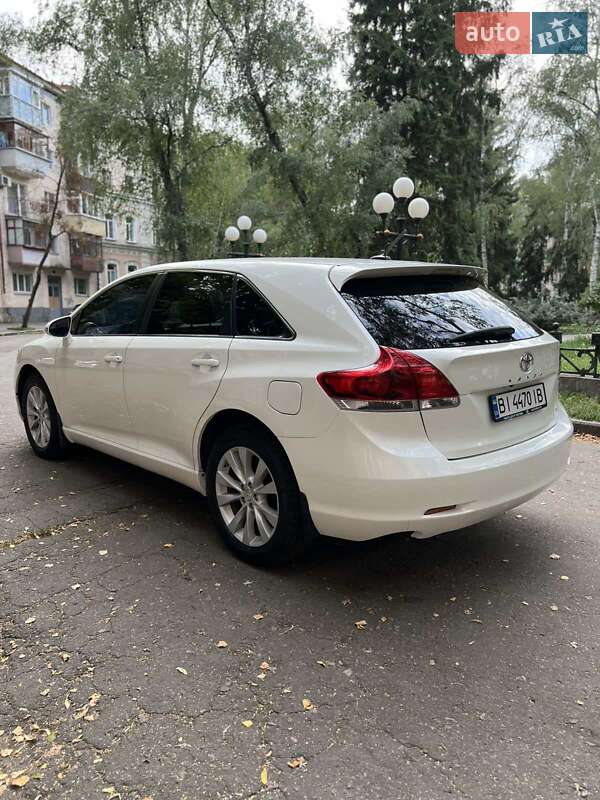 Внедорожник / Кроссовер Toyota Venza 2015 в Полтаве
