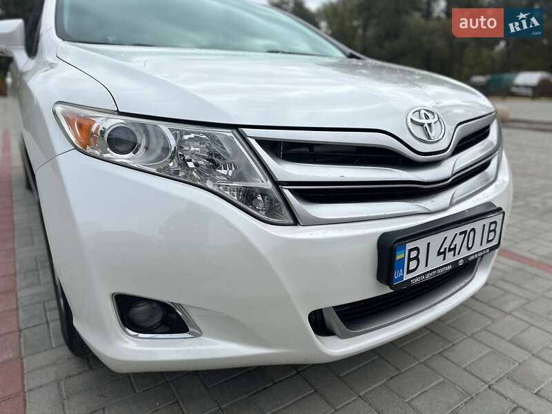 Внедорожник / Кроссовер Toyota Venza 2015 в Полтаве