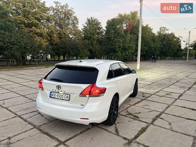 Внедорожник / Кроссовер Toyota Venza 2010 в Харькове