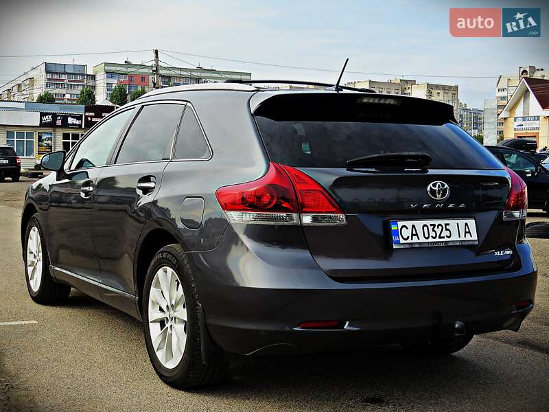 Позашляховик / Кросовер Toyota Venza 2014 в Черкасах