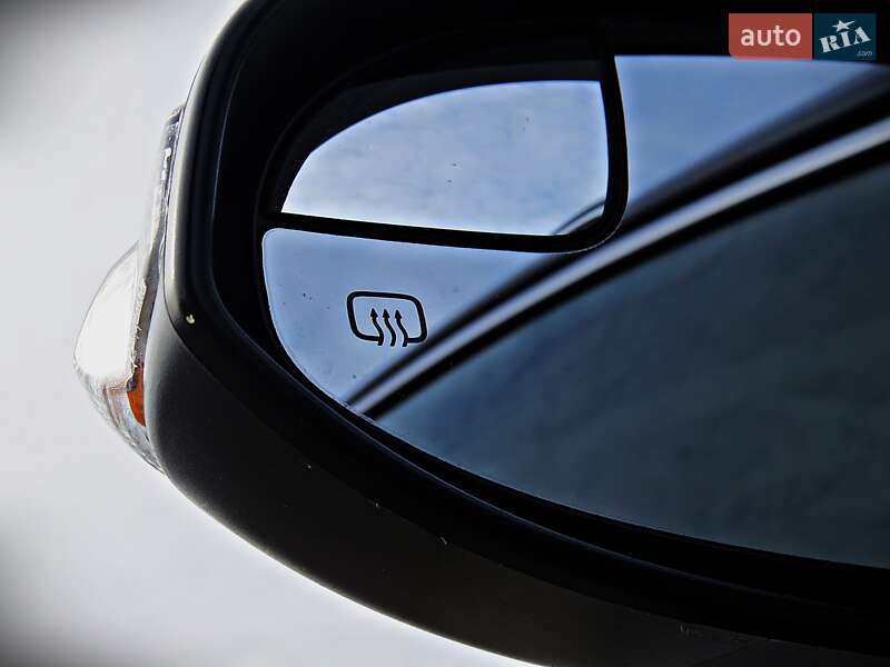 Позашляховик / Кросовер Toyota Venza 2014 в Черкасах