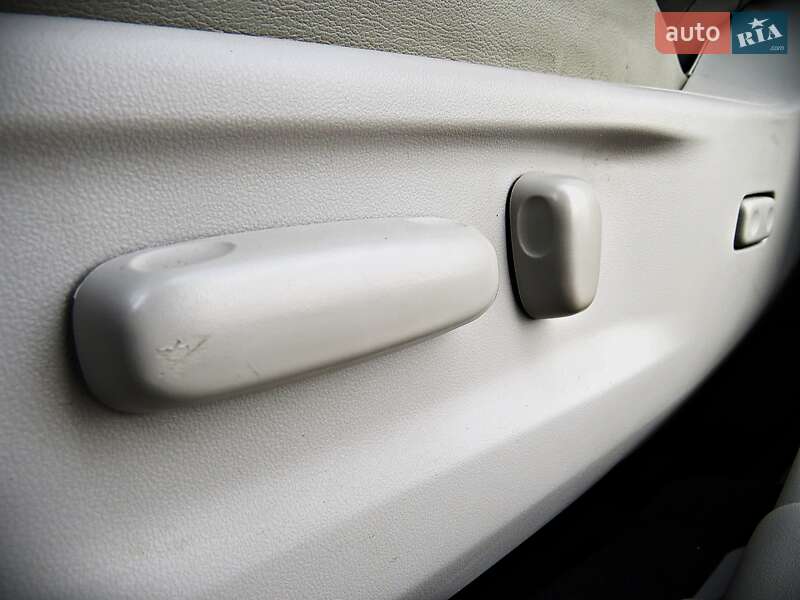 Позашляховик / Кросовер Toyota Venza 2014 в Черкасах