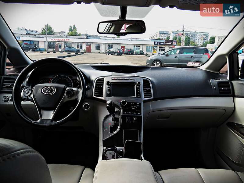 Позашляховик / Кросовер Toyota Venza 2014 в Черкасах