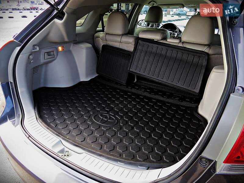 Позашляховик / Кросовер Toyota Venza 2014 в Черкасах