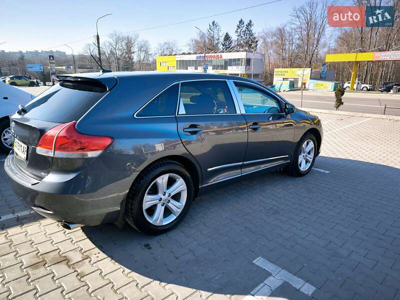 Позашляховик / Кросовер Toyota Venza 2011 в Тернополі