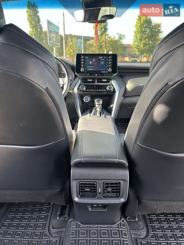 Внедорожник / Кроссовер Toyota Venza 2022 в Черкассах