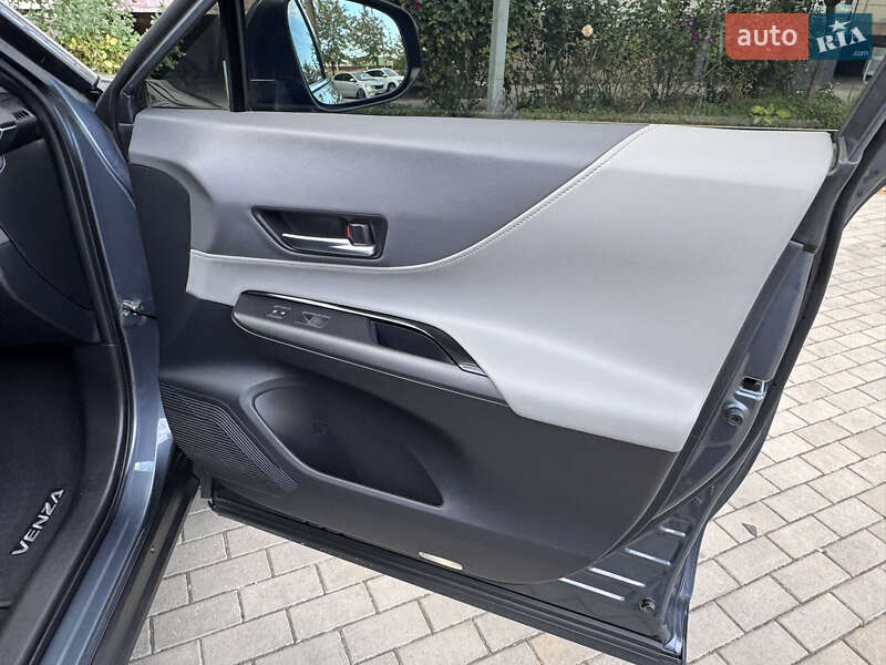 Внедорожник / Кроссовер Toyota Venza 2021 в Одессе