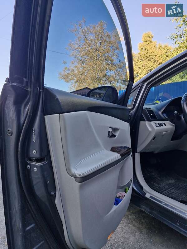 Позашляховик / Кросовер Toyota Venza 2010 в Кам'янець-Подільському