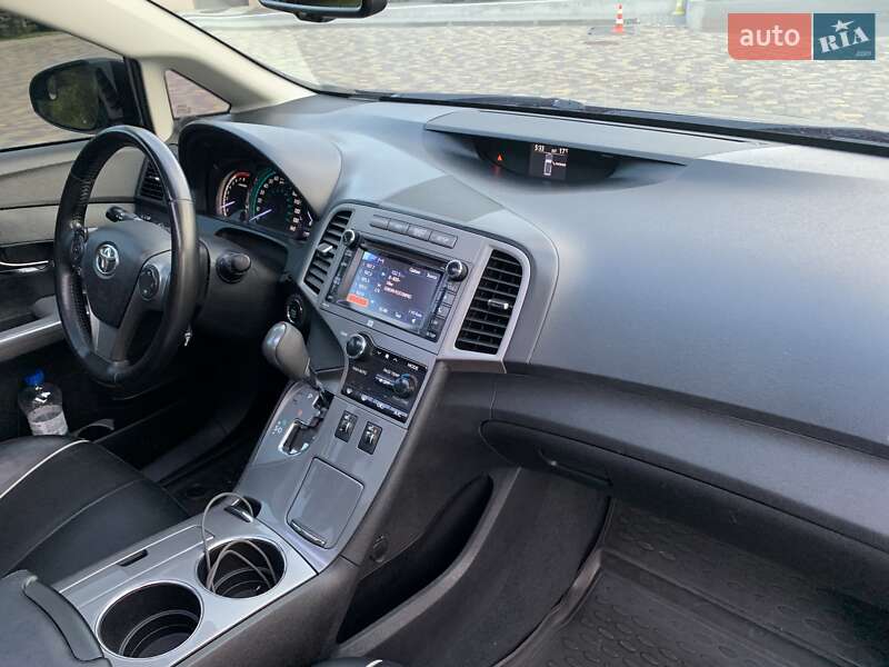 Позашляховик / Кросовер Toyota Venza 2013 в Дніпрі