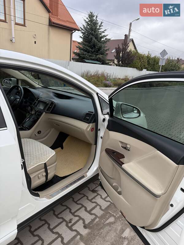 Позашляховик / Кросовер Toyota Venza 2013 в Хмельницькому