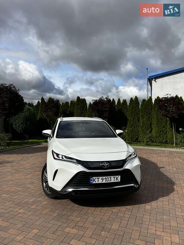 Позашляховик / Кросовер Toyota Venza 2022 в Івано-Франківську