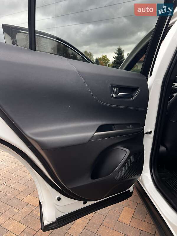 Позашляховик / Кросовер Toyota Venza 2022 в Івано-Франківську