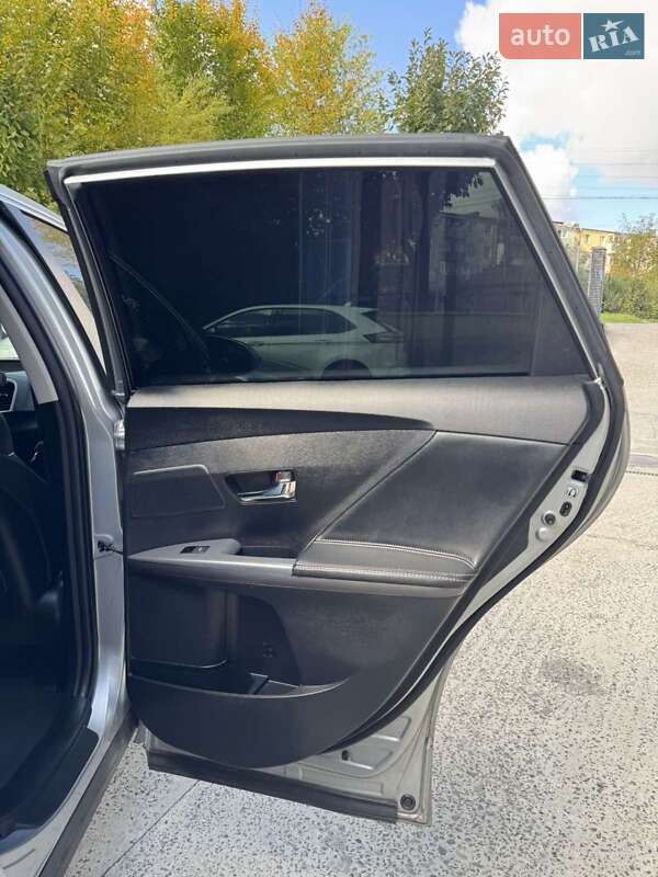 Внедорожник / Кроссовер Toyota Venza 2015 в Дрогобыче