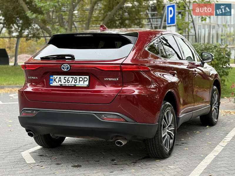 Позашляховик / Кросовер Toyota Venza 2022 в Києві