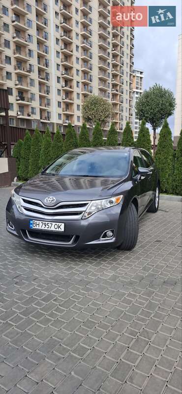 Позашляховик / Кросовер Toyota Venza 2015 в Одесі