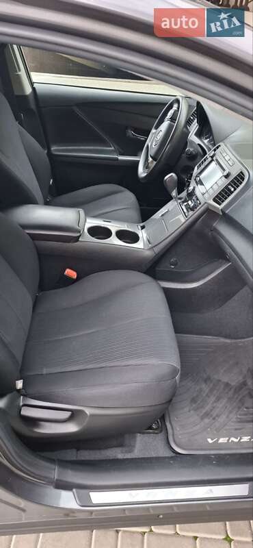 Позашляховик / Кросовер Toyota Venza 2015 в Одесі