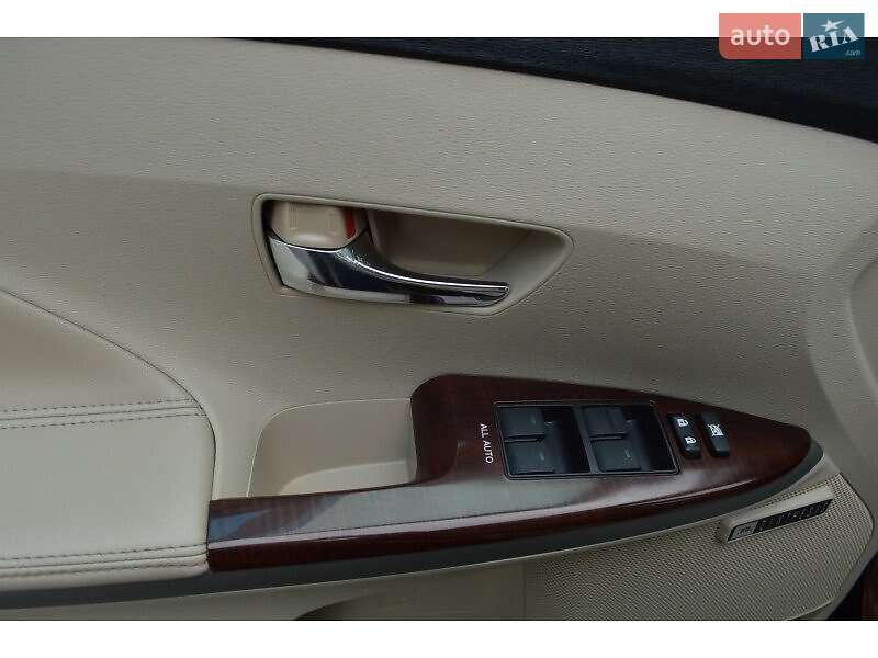 Внедорожник / Кроссовер Toyota Venza 2010 в Львове