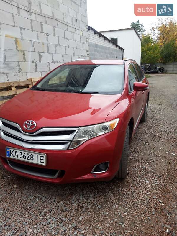 Позашляховик / Кросовер Toyota Venza 2015 в Броварах
