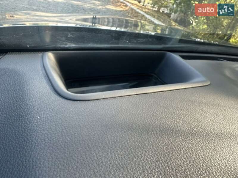 Внедорожник / Кроссовер Toyota Venza 2020 в Черновцах