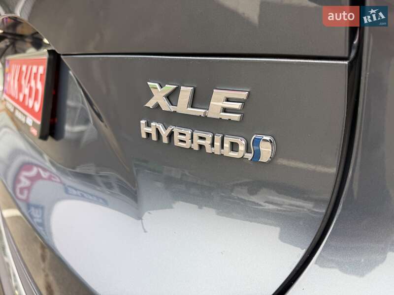 Внедорожник / Кроссовер Toyota Venza 2022 в Киеве