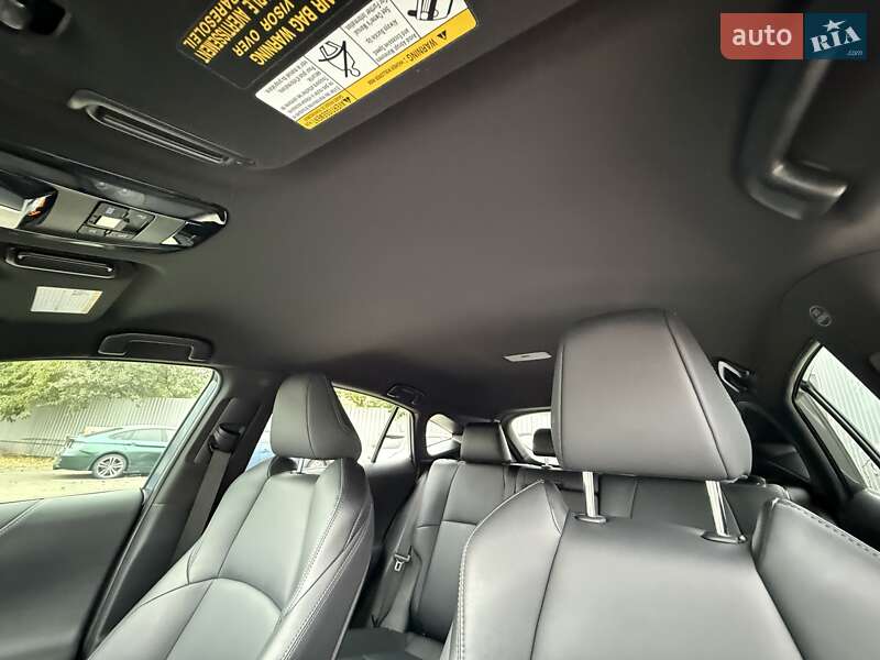 Внедорожник / Кроссовер Toyota Venza 2022 в Киеве