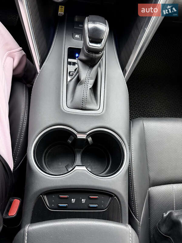 Позашляховик / Кросовер Toyota Venza 2021 в Одесі фото 12 Позашляховик / Кросовер Toyota Venza 2021 в Одесі