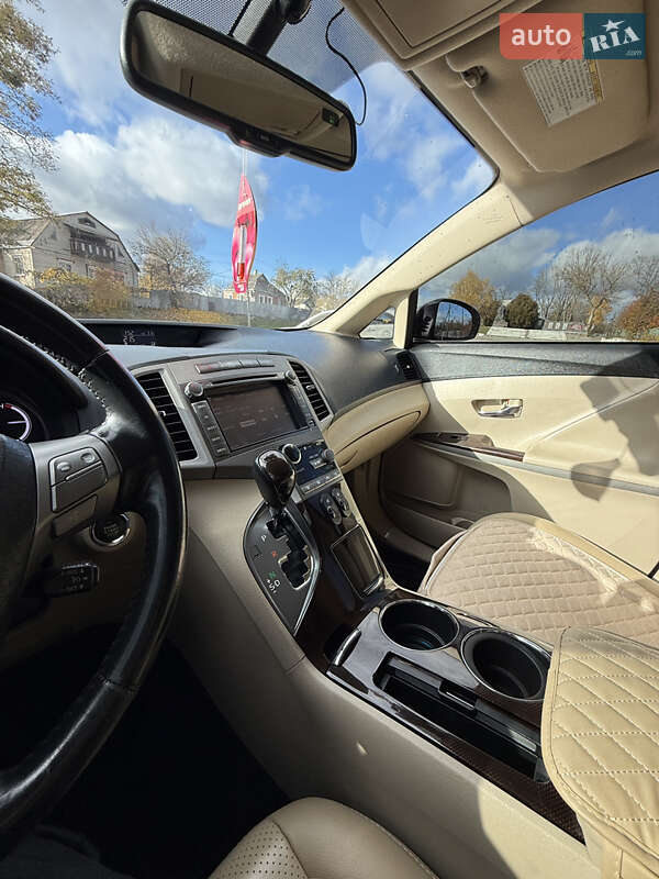 Внедорожник / Кроссовер Toyota Venza 2011 в Новой Водолаге