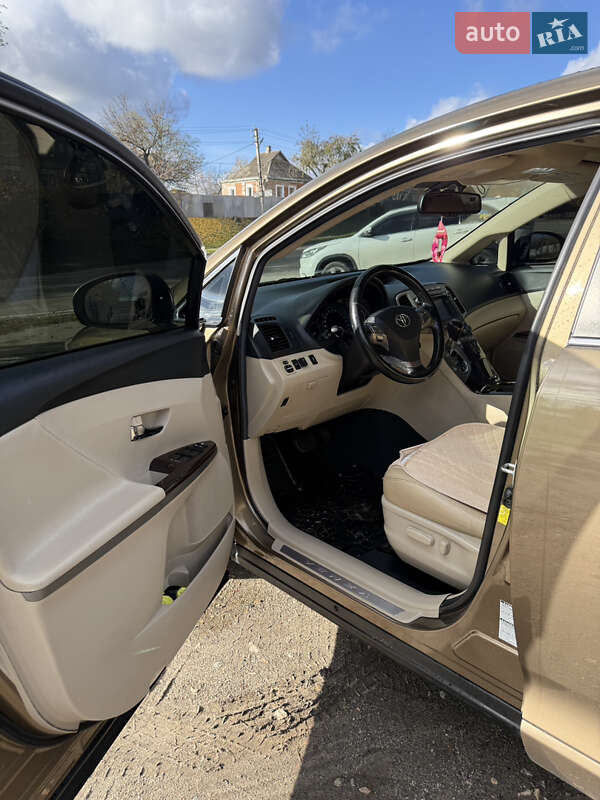 Внедорожник / Кроссовер Toyota Venza 2011 в Новой Водолаге