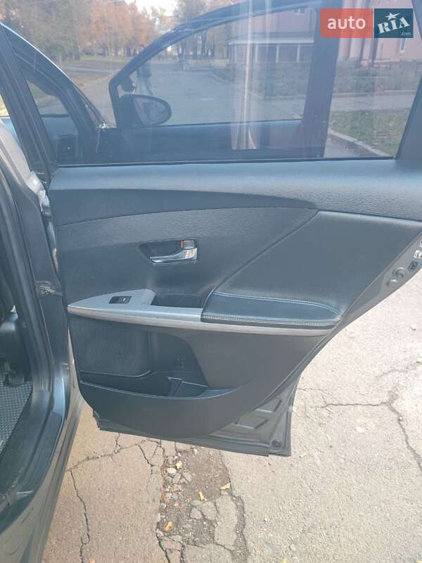 Внедорожник / Кроссовер Toyota Venza 2013 в Кривом Роге фото 10 Внедорожник / Кроссовер Toyota Venza 2013 в Кривом Роге