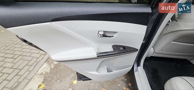 Внедорожник / Кроссовер Toyota Venza 2014 в Днепре