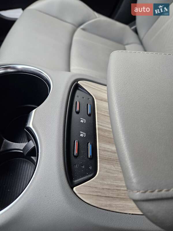 Позашляховик / Кросовер Toyota Venza 2021 в Черкасах