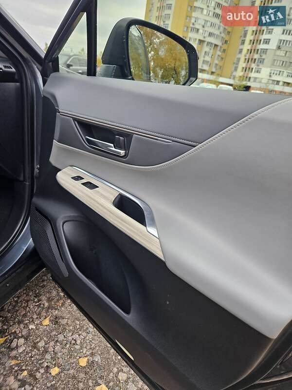 Позашляховик / Кросовер Toyota Venza 2021 в Черкасах