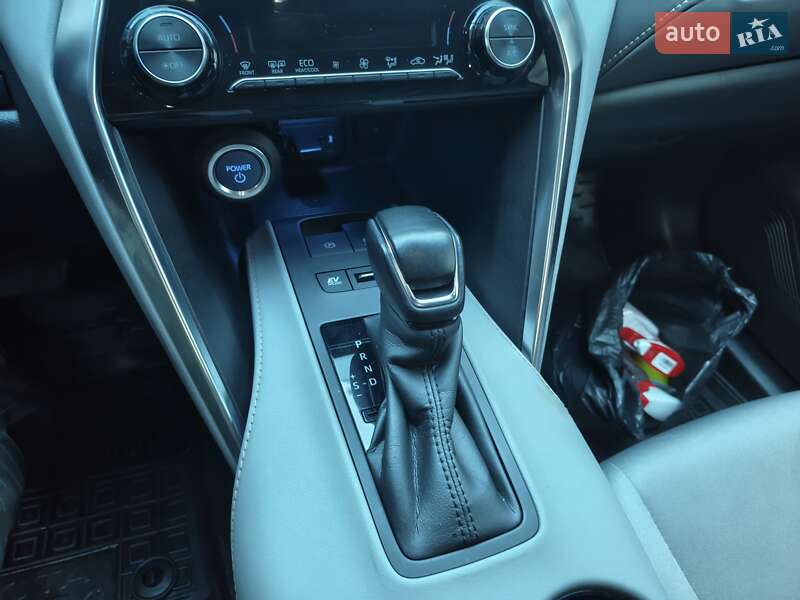 Внедорожник / Кроссовер Toyota Venza 2021 в Киеве