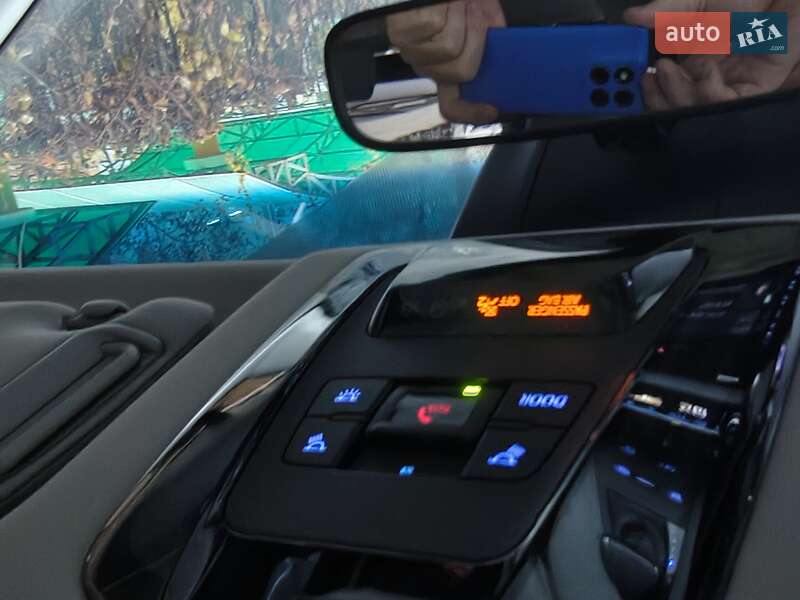 Внедорожник / Кроссовер Toyota Venza 2021 в Киеве