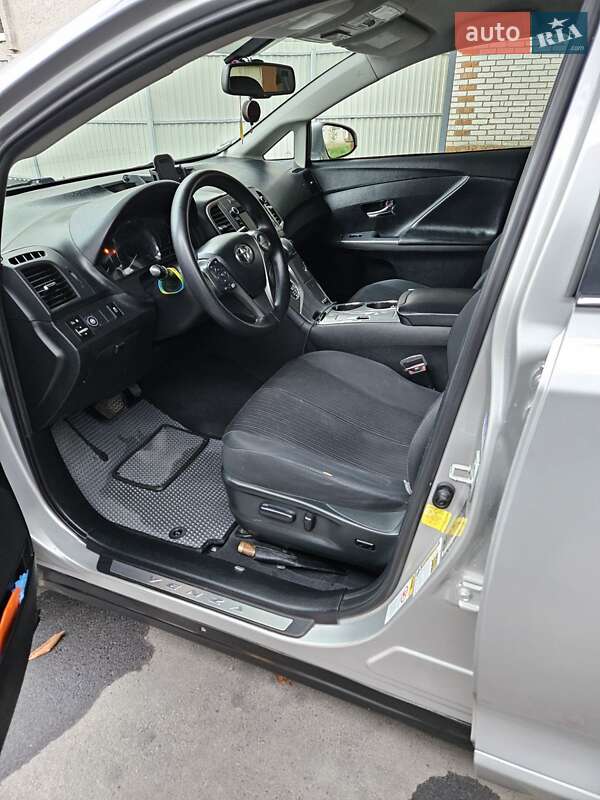 Внедорожник / Кроссовер Toyota Venza 2013 в Калиновке