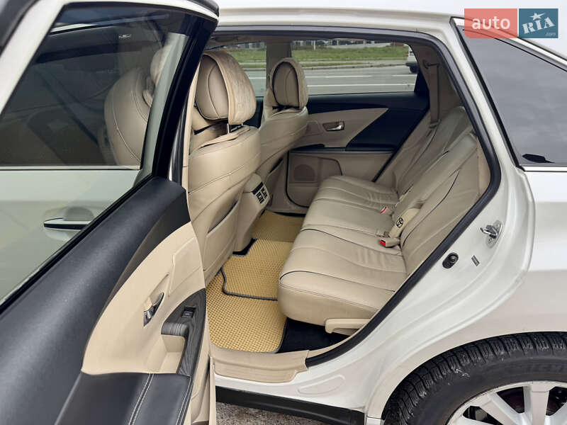 Внедорожник / Кроссовер Toyota Venza 2010 в Киеве