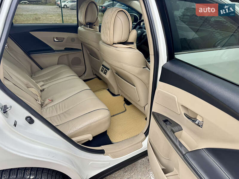 Внедорожник / Кроссовер Toyota Venza 2010 в Киеве