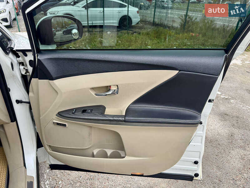 Внедорожник / Кроссовер Toyota Venza 2010 в Киеве