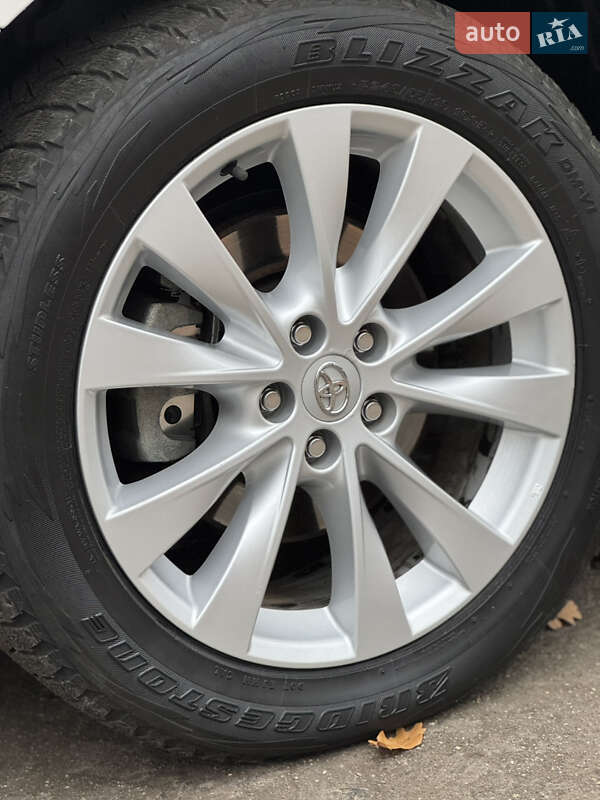 Внедорожник / Кроссовер Toyota Venza 2013 в Знаменке