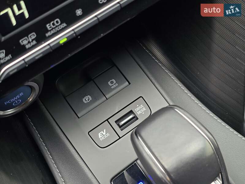 Позашляховик / Кросовер Toyota Venza 2020 в Тернополі