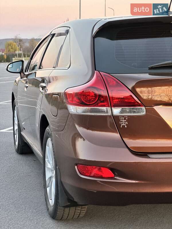 Позашляховик / Кросовер Toyota Venza 2014 в Вінниці