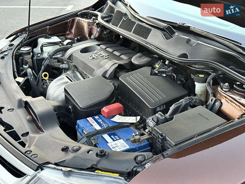 Позашляховик / Кросовер Toyota Venza 2014 в Вінниці